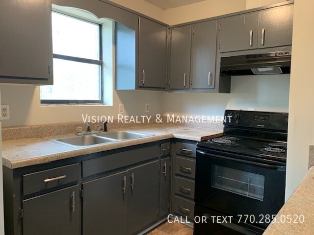 Building Photo - 155 Castleman Rd