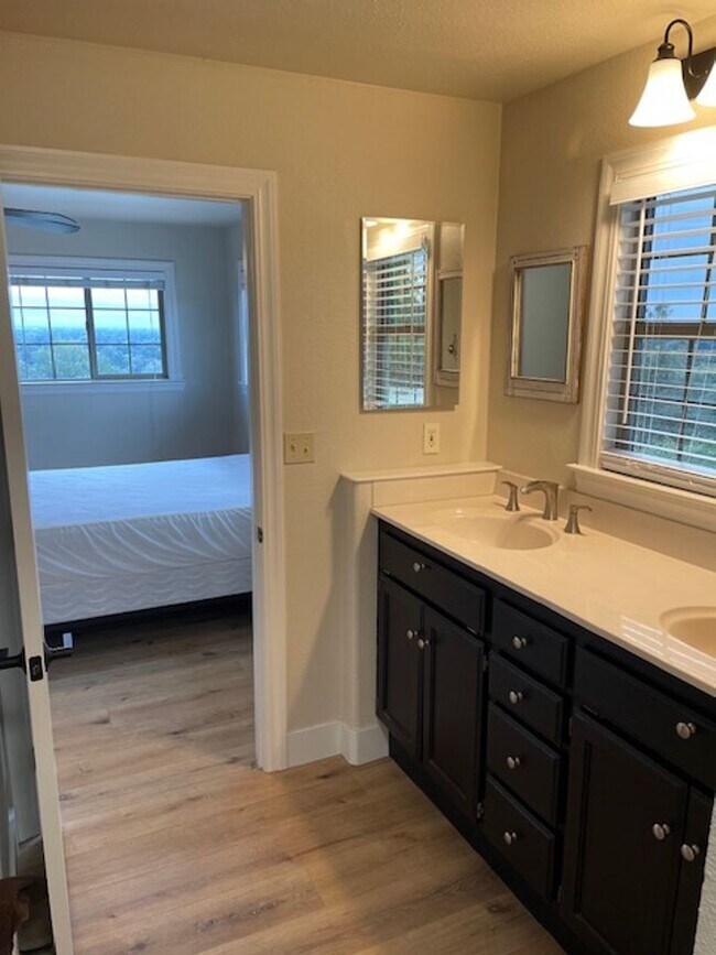 Building Photo - This Anderson Home is a Must See! Amazing ...