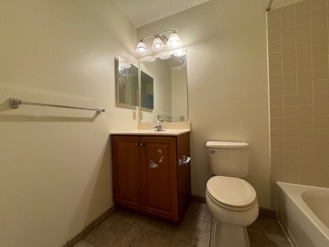 Building Photo - THREE BEDROOM TOWNHOUSE- East Penn Schools