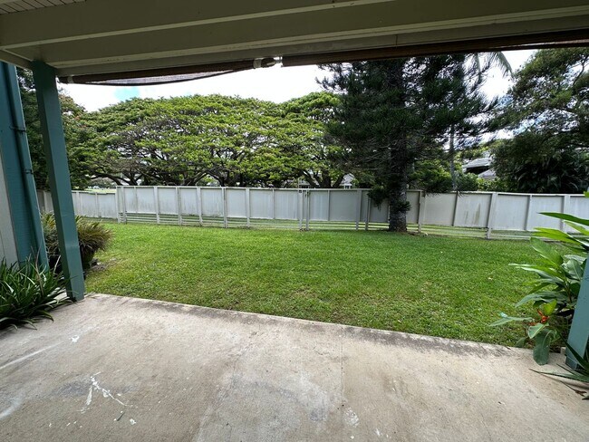 Building Photo - Upgraded 3 bedroom/2 bath townhome at Yach...