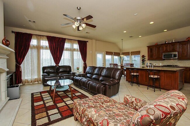 Building Photo - 14822 Yellow Begonia Dr