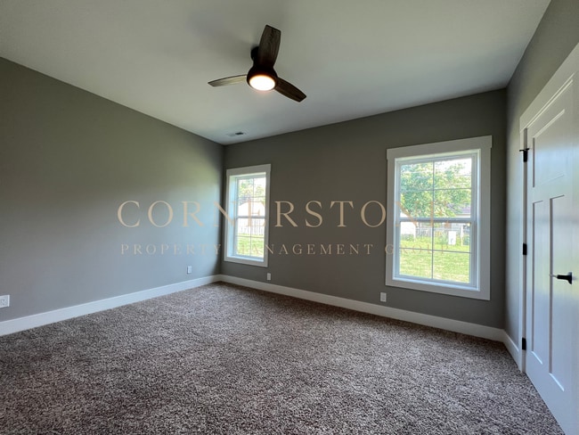 Building Photo - Beautiful 3 bedroom house! $2,250