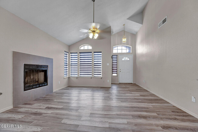 Building Photo - 12117 Desert Quail Ave