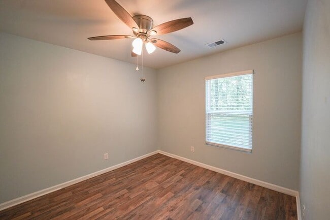 Building Photo - 44 Sunrise Cir