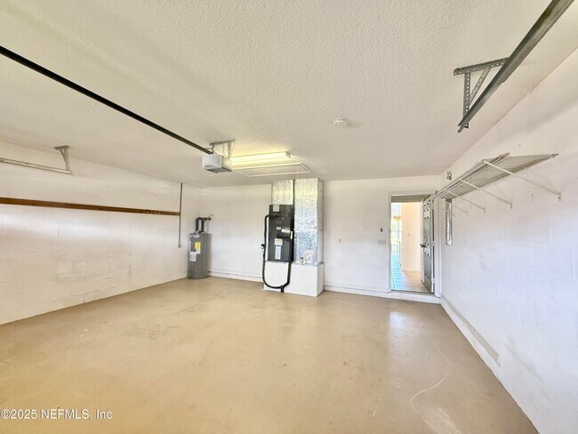 Building Photo - 704 Captains Dr