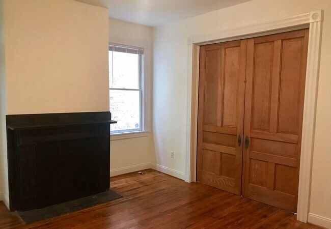 Building Photo - 707 N 26th St