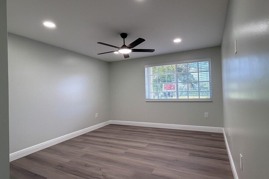 Building Photo - 1707 Village Blvd