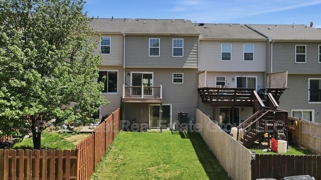 Building Photo - 808 Marquette Dr
