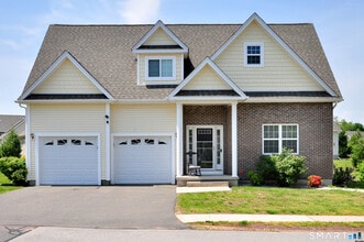 Building Photo - 81 Windermere Village Road
