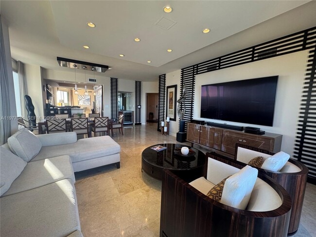 Building Photo - 17875 Collins Ave