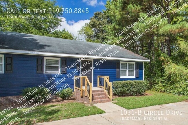 Building Photo - 1031-B Circle Drive-