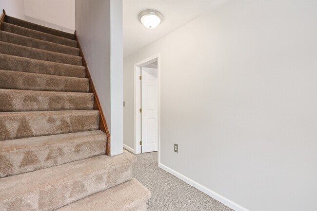 Building Photo - 835 Mt Hope St