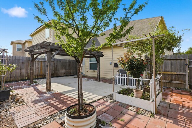 Building Photo - 5103 Dauntless Dr