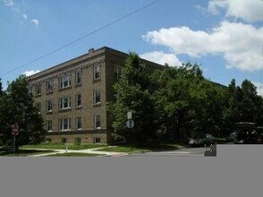 Building Photo - 4452 N Winchester Ave