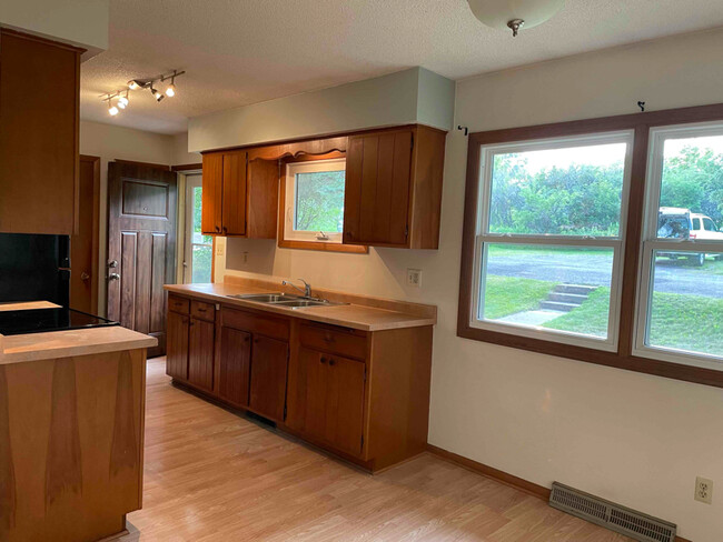Building Photo - 2206 Springvale Ct