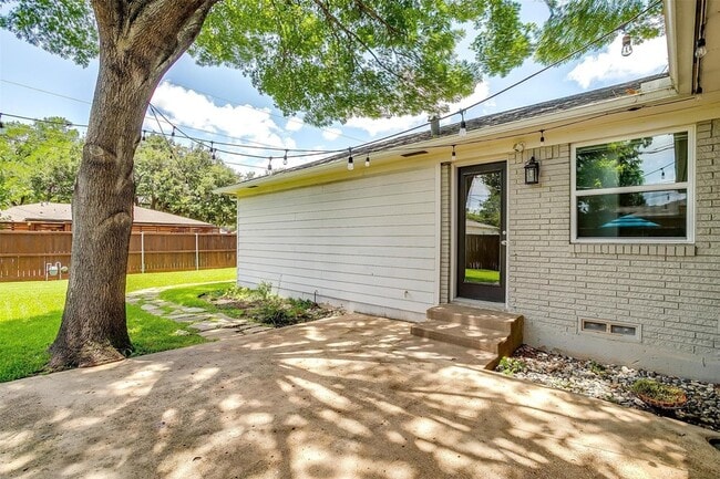 Building Photo - 603 Bondstone Dr