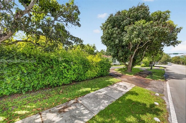 Building Photo - 7690 SW 128th St