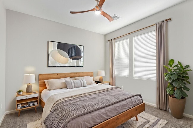 Building Photo - 1667 S Wallrade Ln