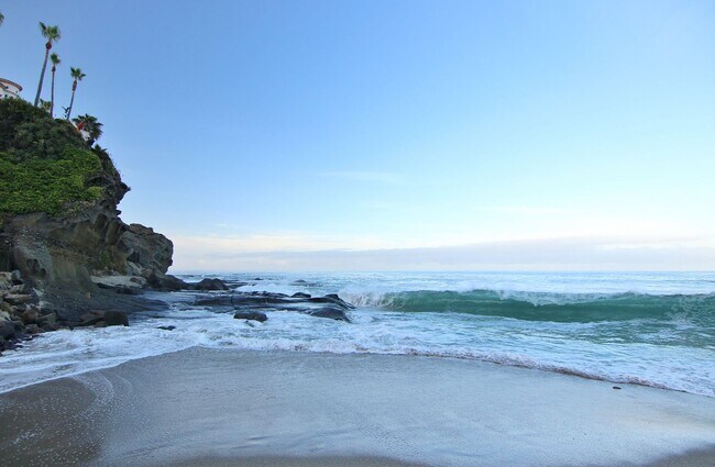 Building Photo - Virginia Way - Mohajer Unit A