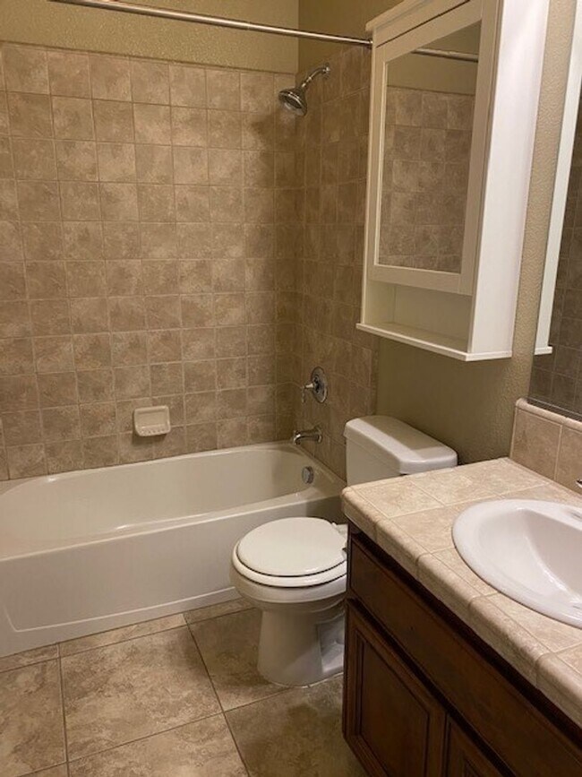 Building Photo - Home in Crocker Ranch gated community.