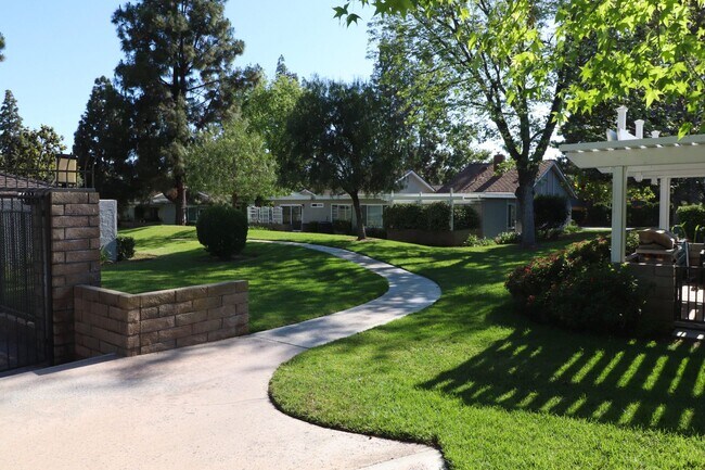 Building Photo - 1050 Pacifica Dr