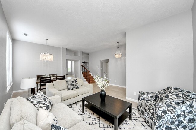 Building Photo - 20922 Whitevine Way