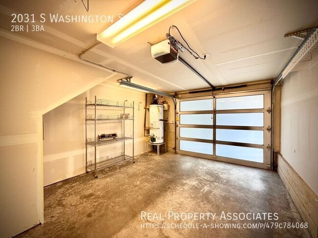 Building Photo - 2031 S Washington St