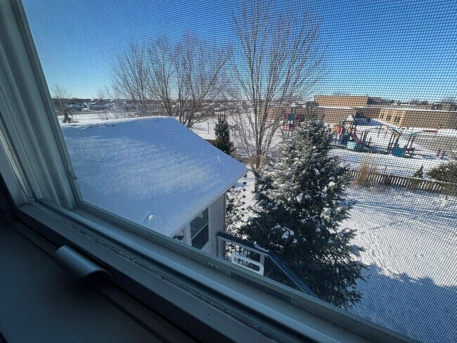 Building Photo - Great family home next door to Edwards Elementary in west Ames-4 bedroom 3 1/2 baths, 2 car garag...