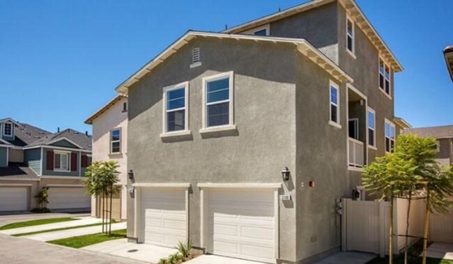 Primary Photo - Riverpark Townhome