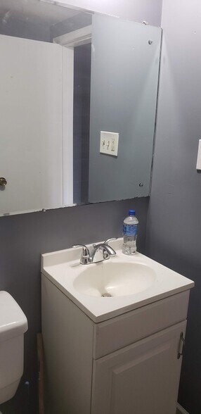 Building Photo - 120 S Graham St