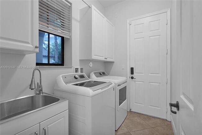 Building Photo - 8363 NW 26th Ct
