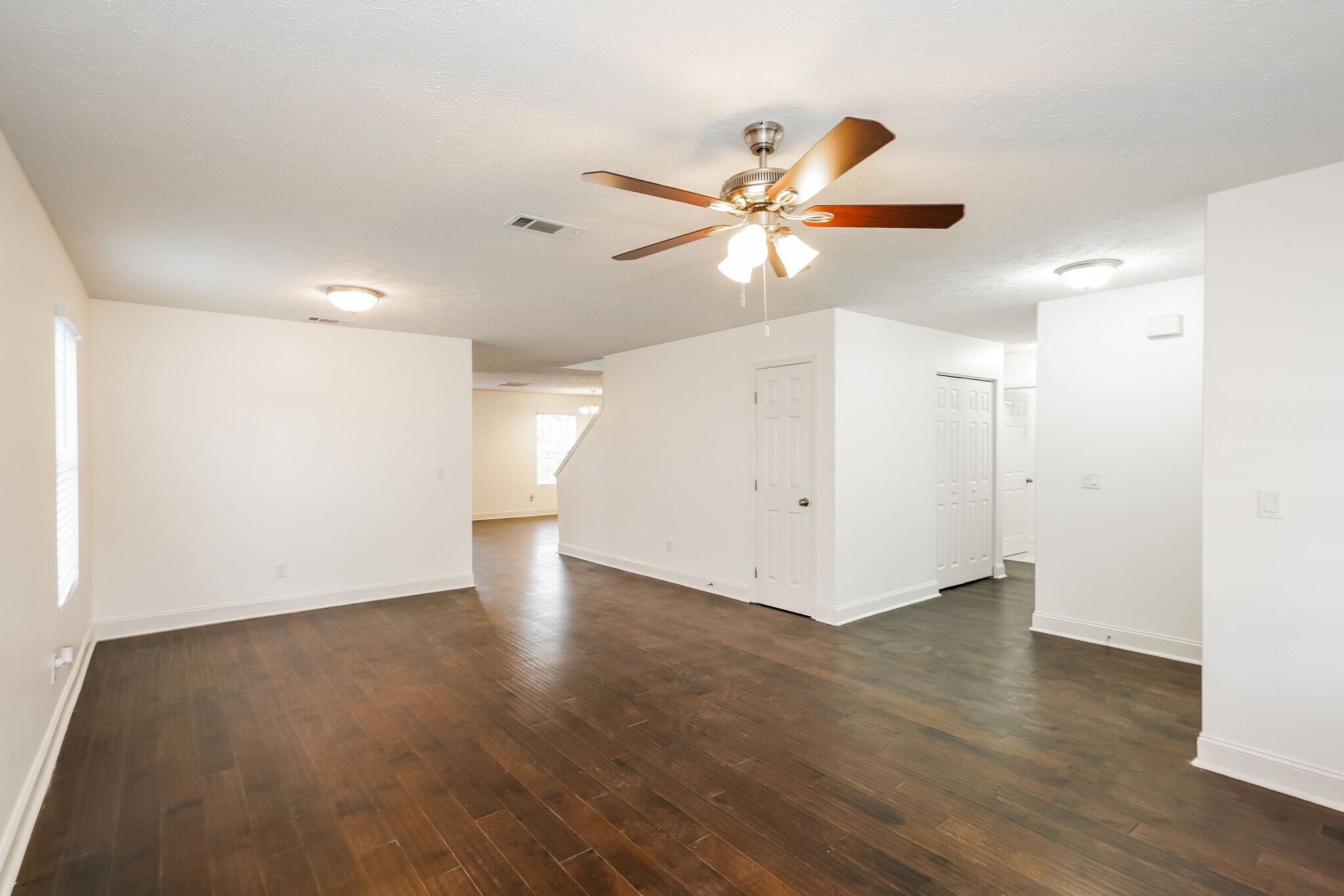 Building Photo - 5636 Dory Dr