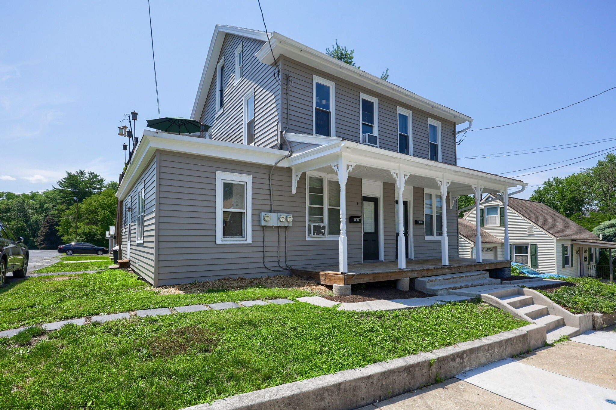 Building Photo - 260 S Spruce St