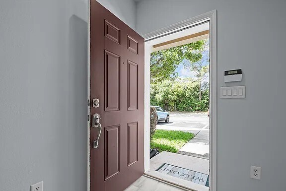 Building Photo - 8077 Summerside Cir