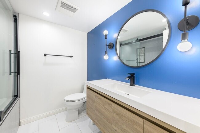 Building Photo - 11667 Gorham Ave