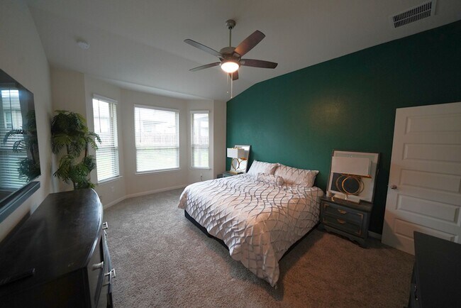 Building Photo - Gorgeous First-Time Rental in Saint Hedwig (SCUCISD) Rental Commission: $500