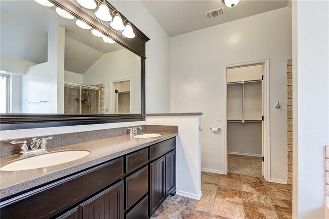 Building Photo - 2405 SW 137th St