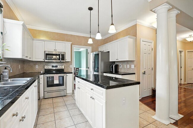 Building Photo - 210 Roebling Ln