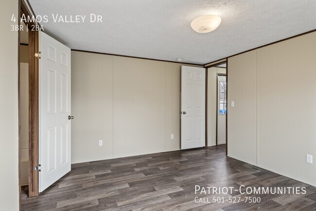 Building Photo - 4 Amos Valley Dr