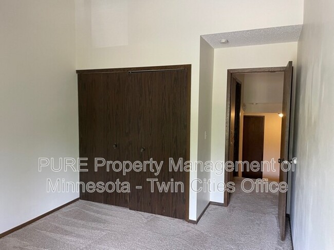 Building Photo - 14317 Fairway Dr