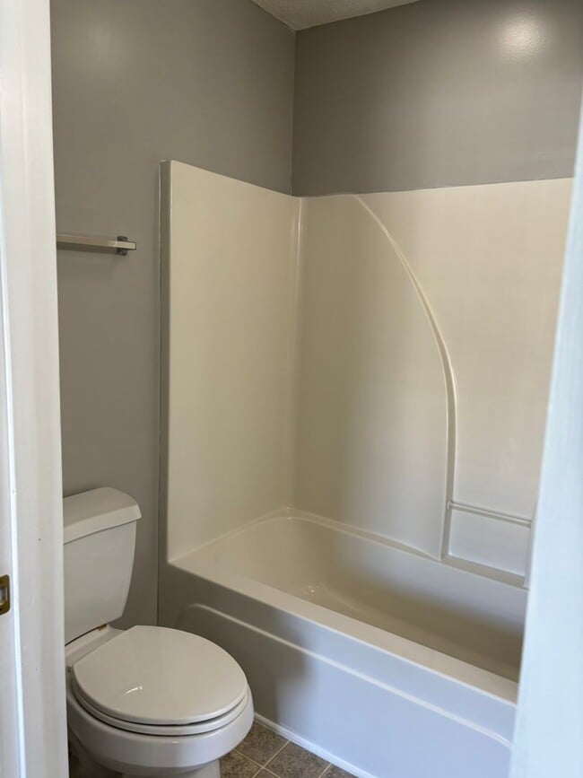 Building Photo - 2 bed / 2.5 bath Townhome ~ Carolina Bays ...