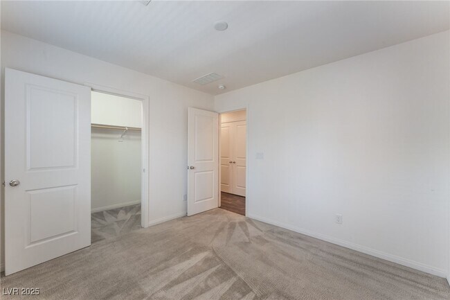 Building Photo - 10529 Headwind Ave