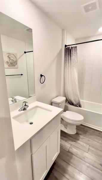 Building Photo - 5335 Entertainment Way
