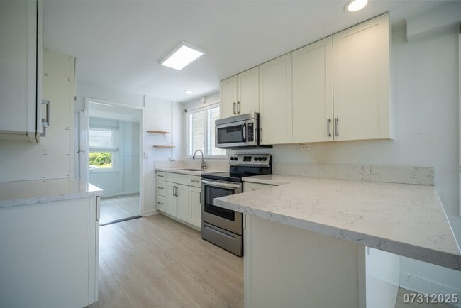 Building Photo - 3Bd 2Ba 1Pkg SFH in Manoa -$4300 Must See!!!