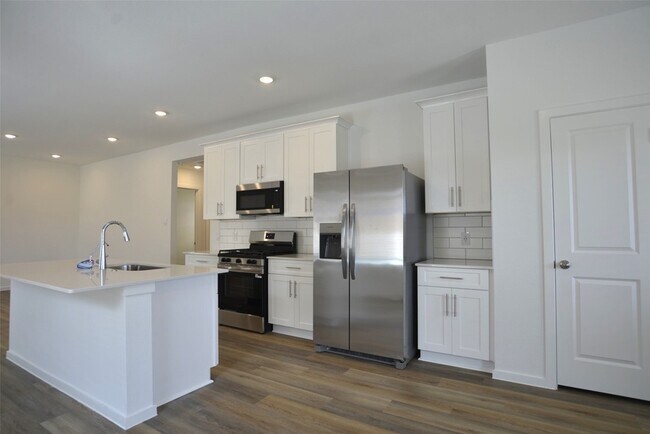 Building Photo - 4009 Bronco Sta Ln