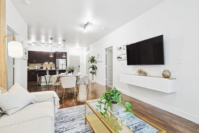 Building Photo - 5445 Town and Country Blvd