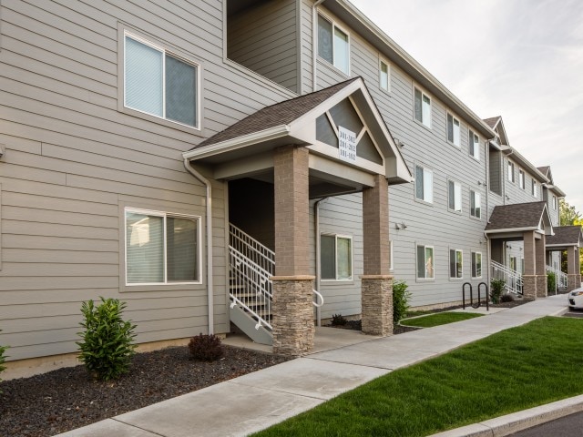 Building Photo - Barker Ridge