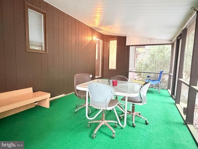 Building Photo - 694 Hickory Ridge Rd