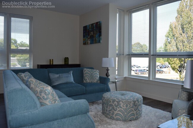 Building Photo - 180 Eastern Ave