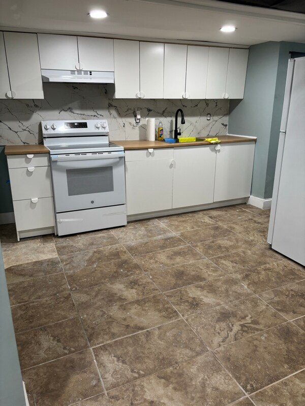 Building Photo - 114-01 Francis Lewis Blvd